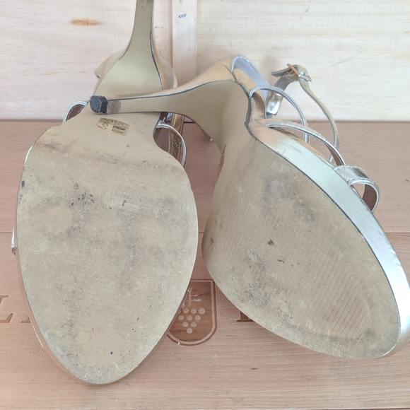 SOLD⚫Michael Antonio gold sandal 8.5 - Picture 6 of 9